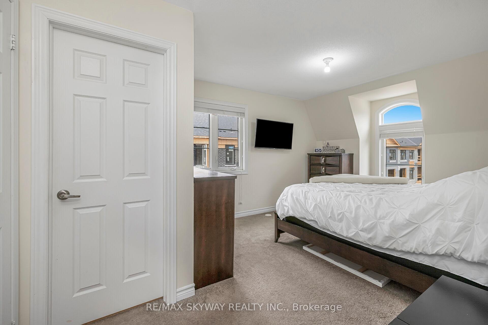 Photo 16 of Unit 10, 200 Veterans Drive, Brampton, Northwest Brampton — HOMEH
