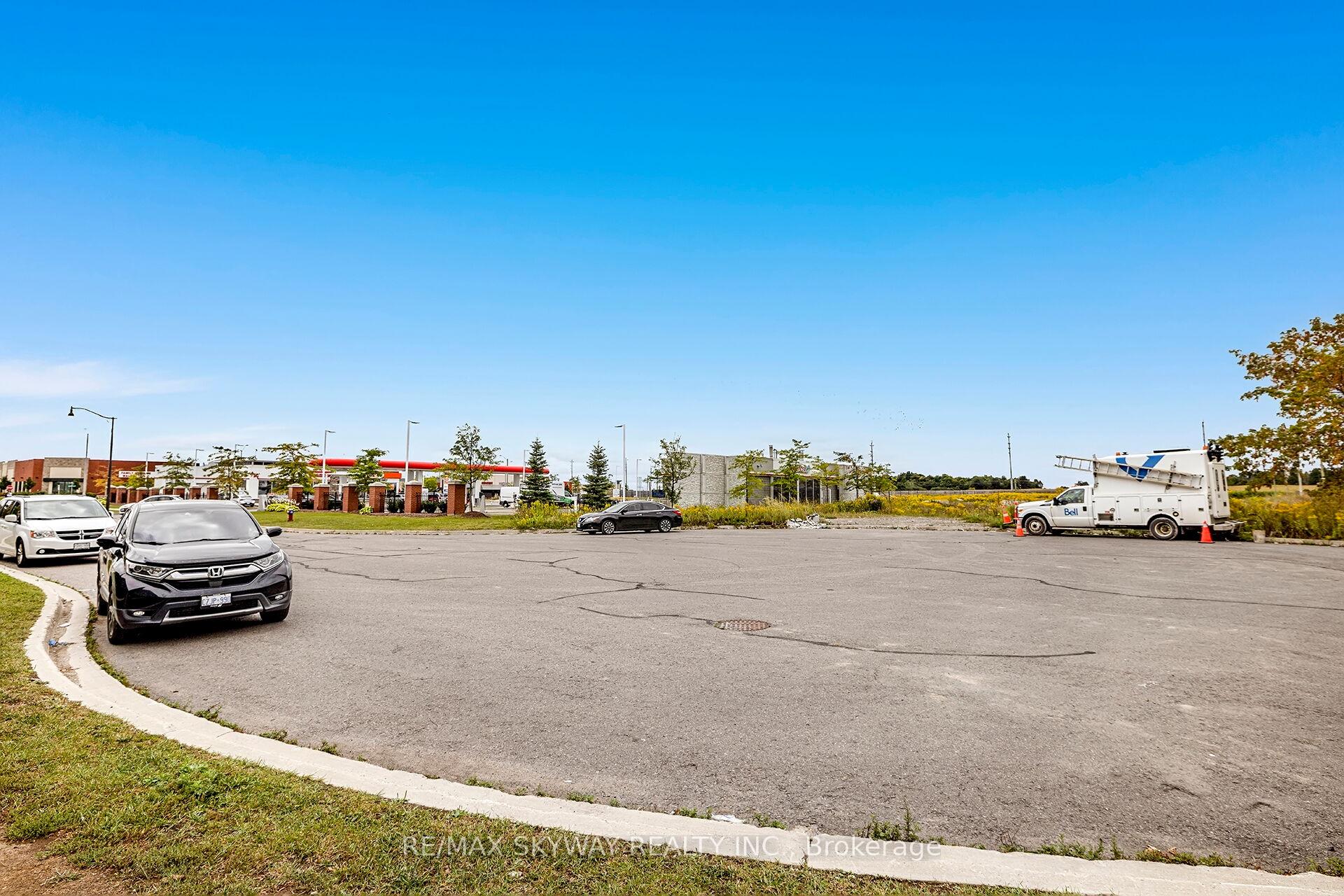Photo 28 of Unit 10, 200 Veterans Drive, Brampton, Northwest Brampton — HOMEH
