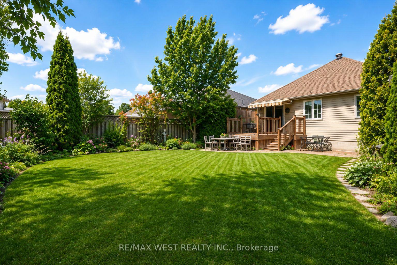 Photo 10 of 623 Glen Cedar Crescent, Innisfil, Rural Innisfil — HOMEH