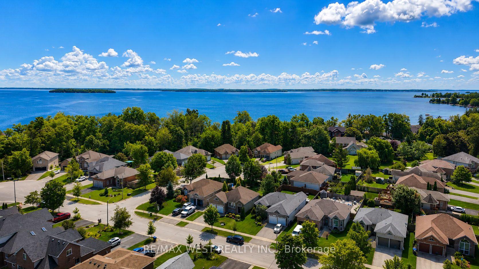 Photo 13 of 623 Glen Cedar Crescent, Innisfil, Rural Innisfil — HOMEH