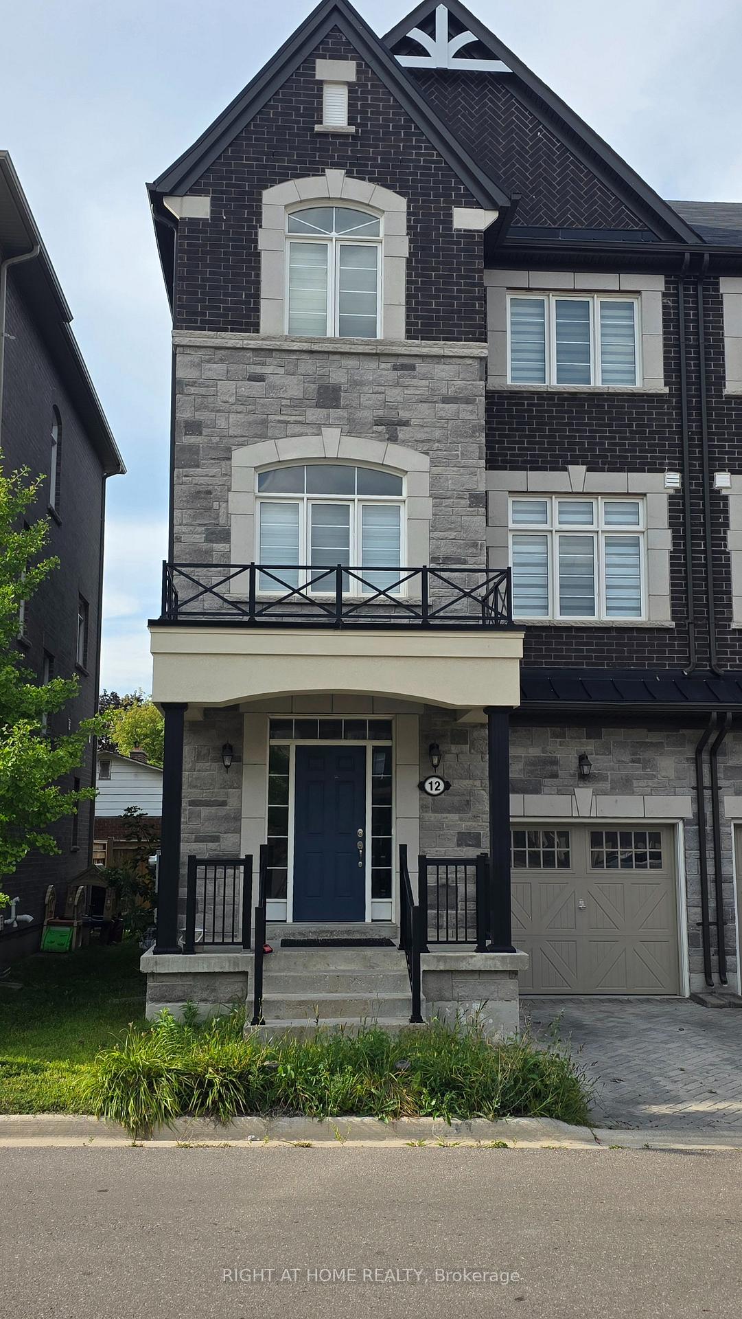 Photo 1 of 12 Globemaster Lane, Richmond Hill, Oak Ridges — HOMEH