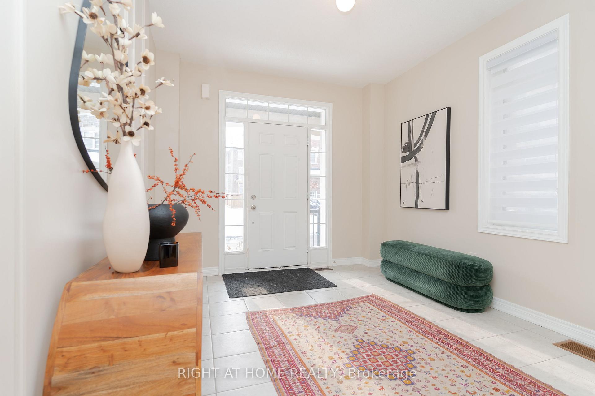 Photo 7 of 12 Globemaster Lane, Richmond Hill, Oak Ridges — HOMEH