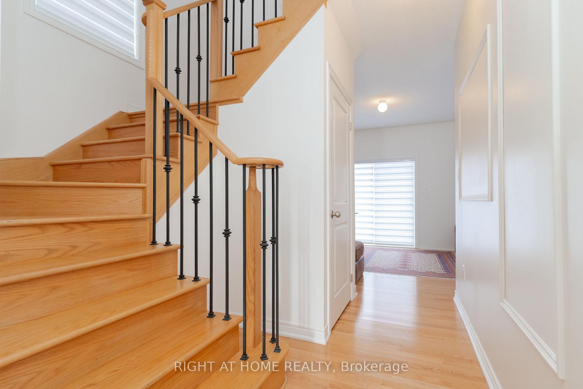 Photo 8 of 12 Globemaster Lane, Richmond Hill, Oak Ridges — HOMEH