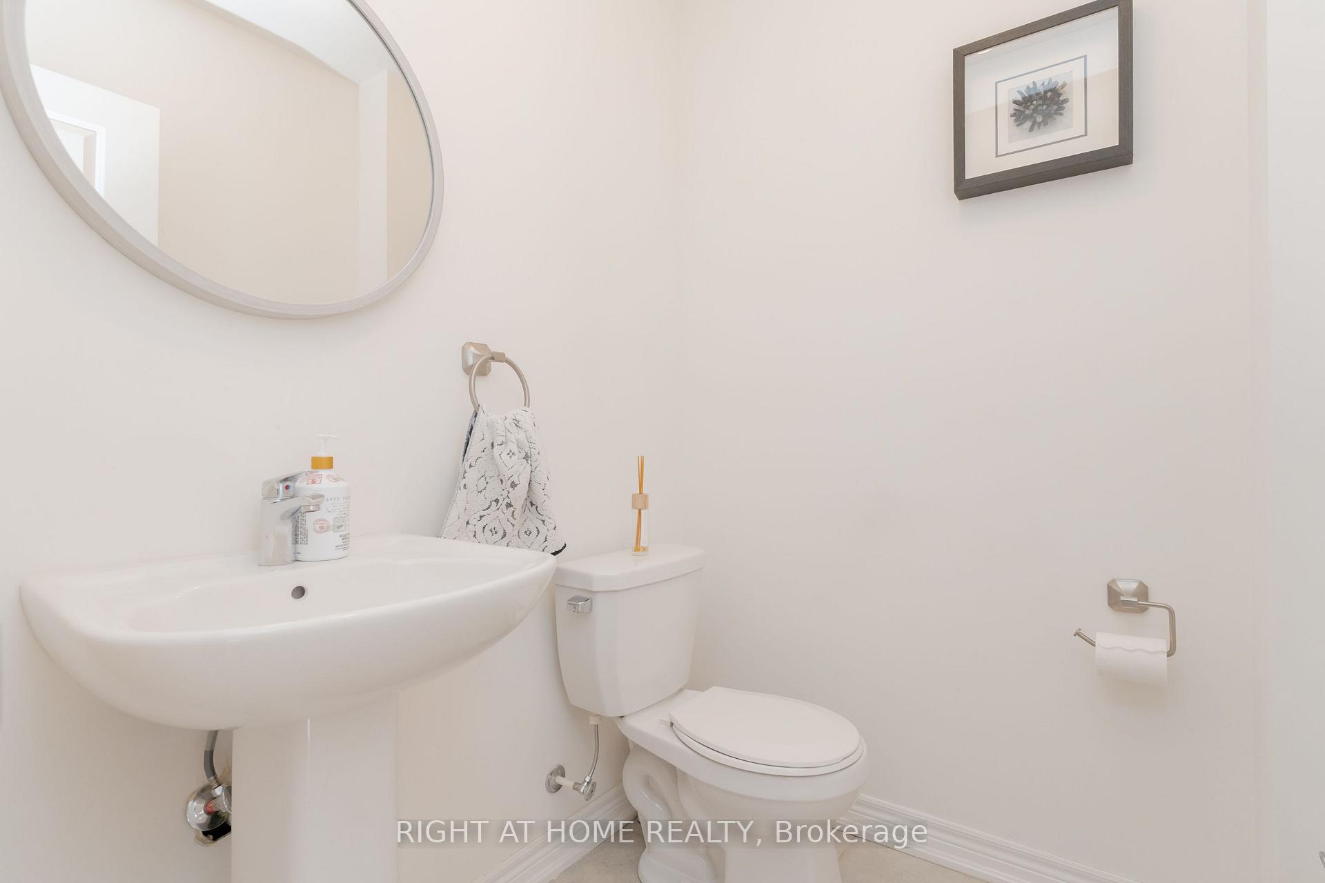 Photo 16 of 12 Globemaster Lane, Richmond Hill, Oak Ridges — HOMEH
