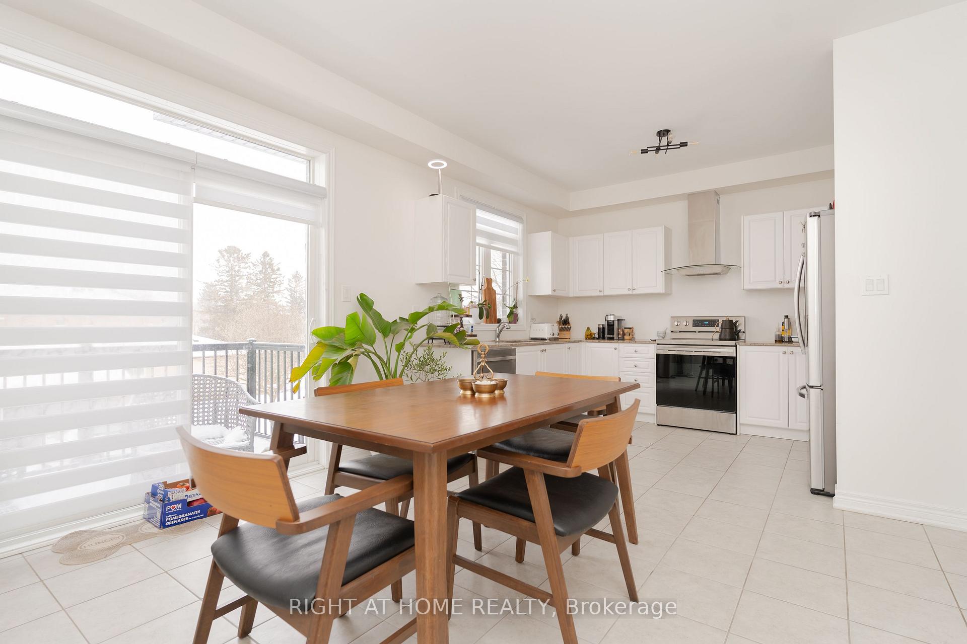 Photo 17 of 12 Globemaster Lane, Richmond Hill, Oak Ridges — HOMEH