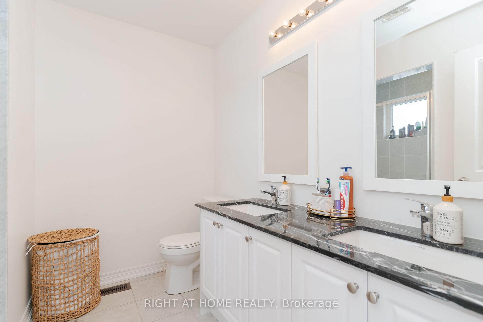 Photo 25 of 12 Globemaster Lane, Richmond Hill, Oak Ridges — HOMEH