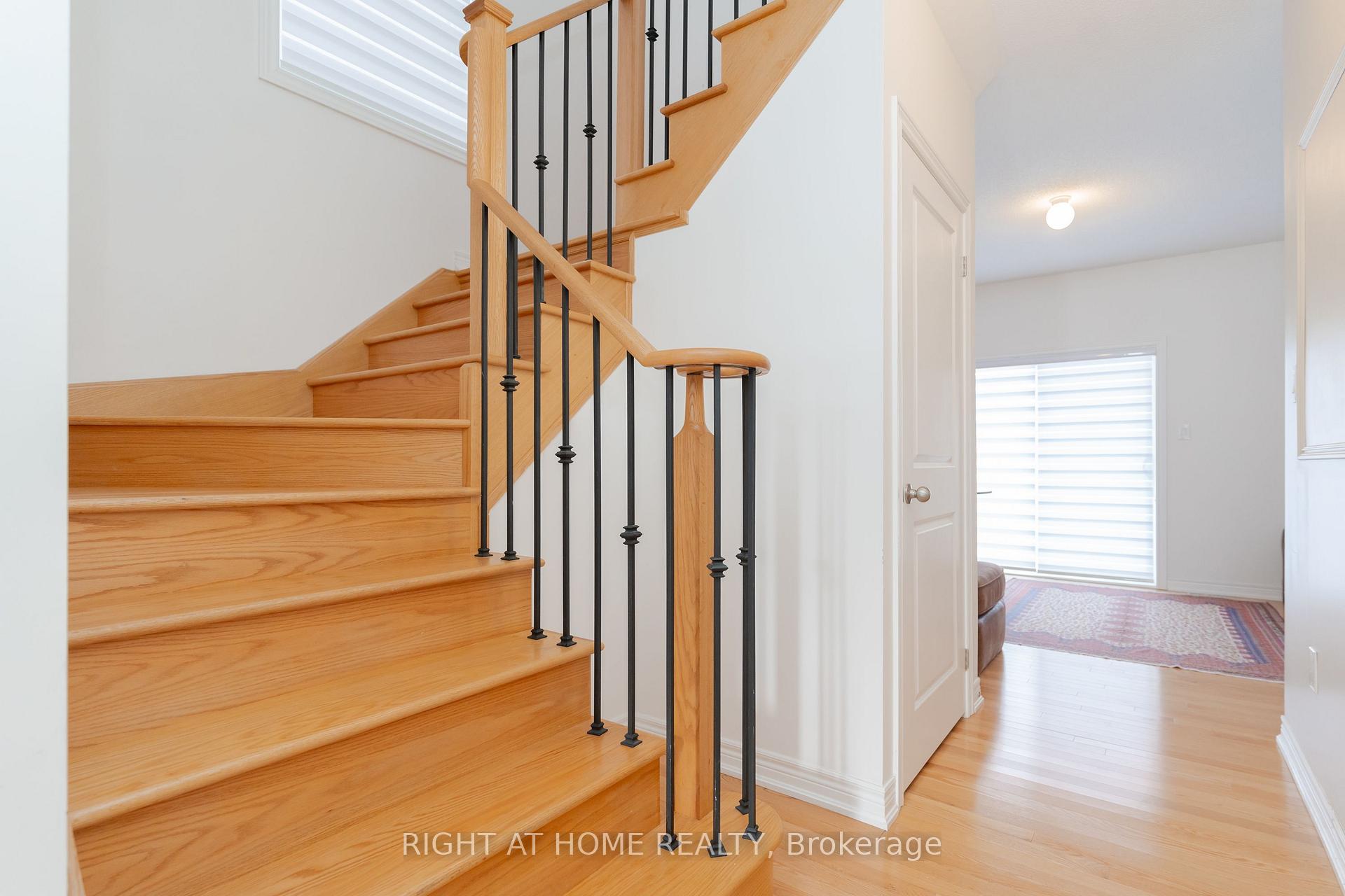 Photo 34 of 12 Globemaster Lane, Richmond Hill, Oak Ridges — HOMEH