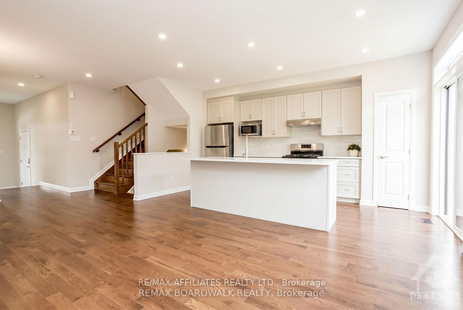 Photo 8 of 262 Tullaghan Heights, Ottawa, Barrhaven - Half Moon Bay — HOMEH