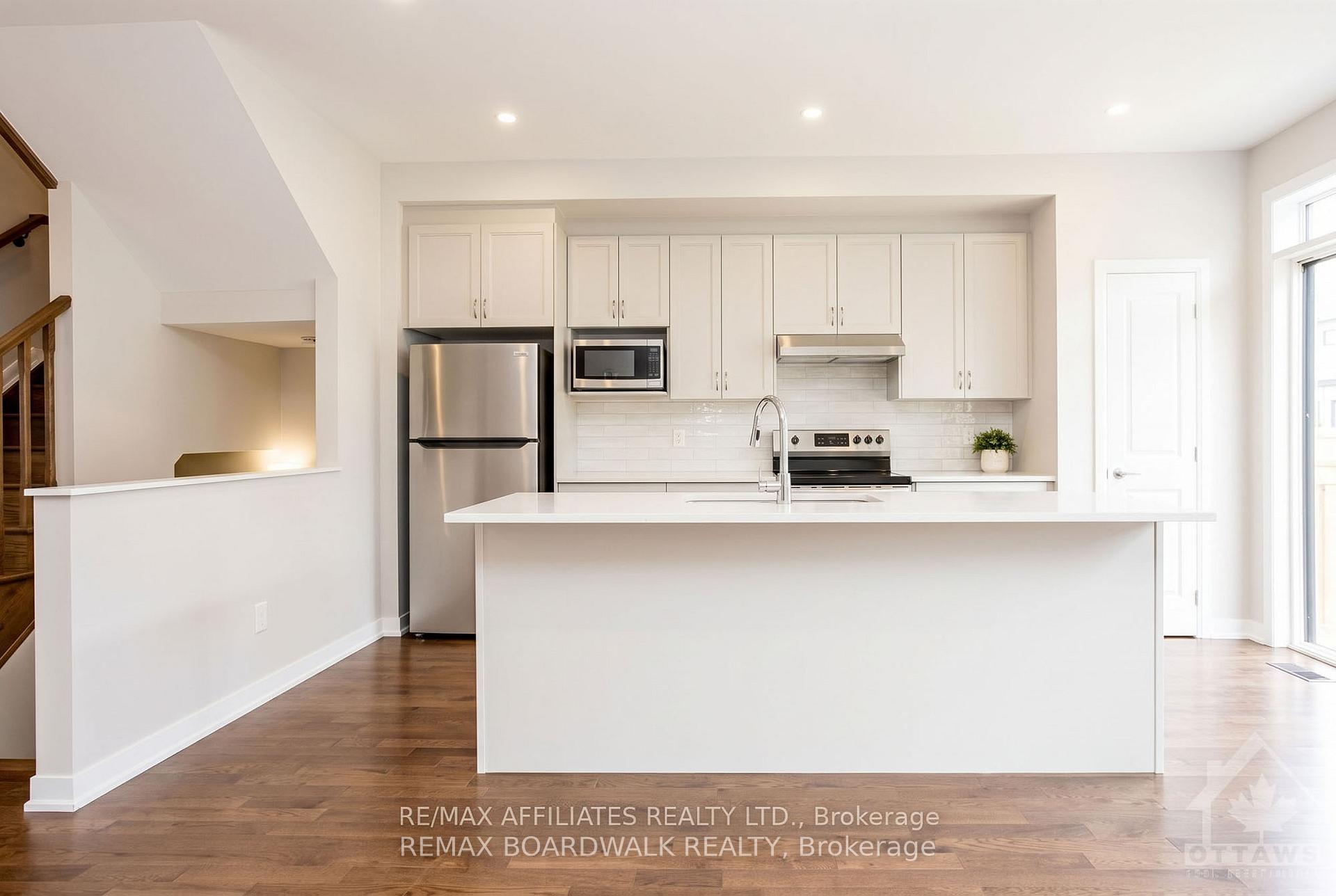 Photo 9 of 262 Tullaghan Heights, Ottawa, Barrhaven - Half Moon Bay — HOMEH