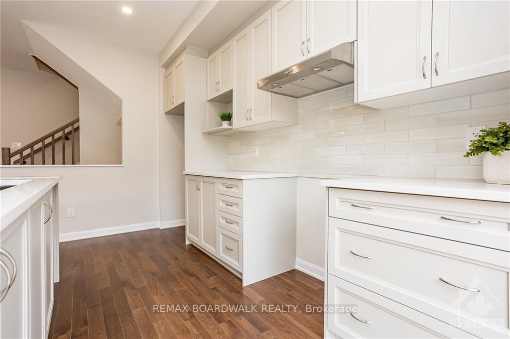 Photo 11 of 262 Tullaghan Heights, Ottawa, Barrhaven - Half Moon Bay — HOMEH