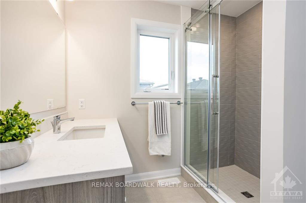Photo 20 of 262 Tullaghan Heights, Ottawa, Barrhaven - Half Moon Bay — HOMEH