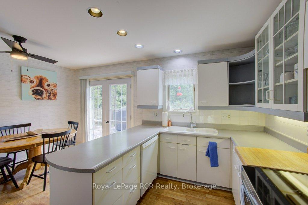 Photo 16 of 7287 Wellington Rd 109, Mapleton, Rural Mapleton — HOMEH