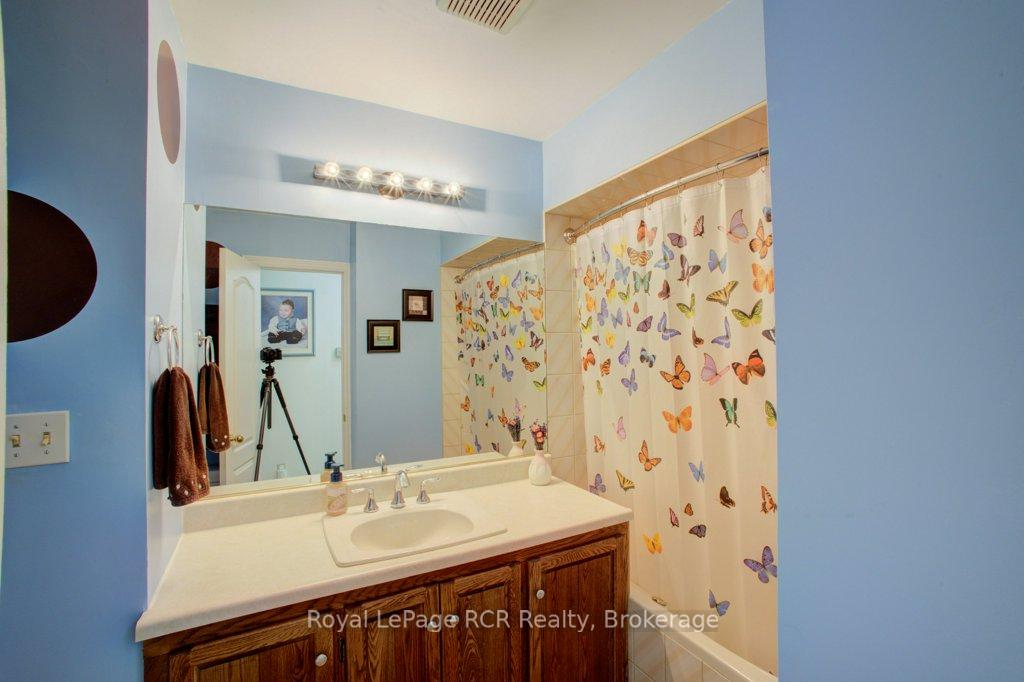 Photo 22 of 7287 Wellington Rd 109, Mapleton, Rural Mapleton — HOMEH