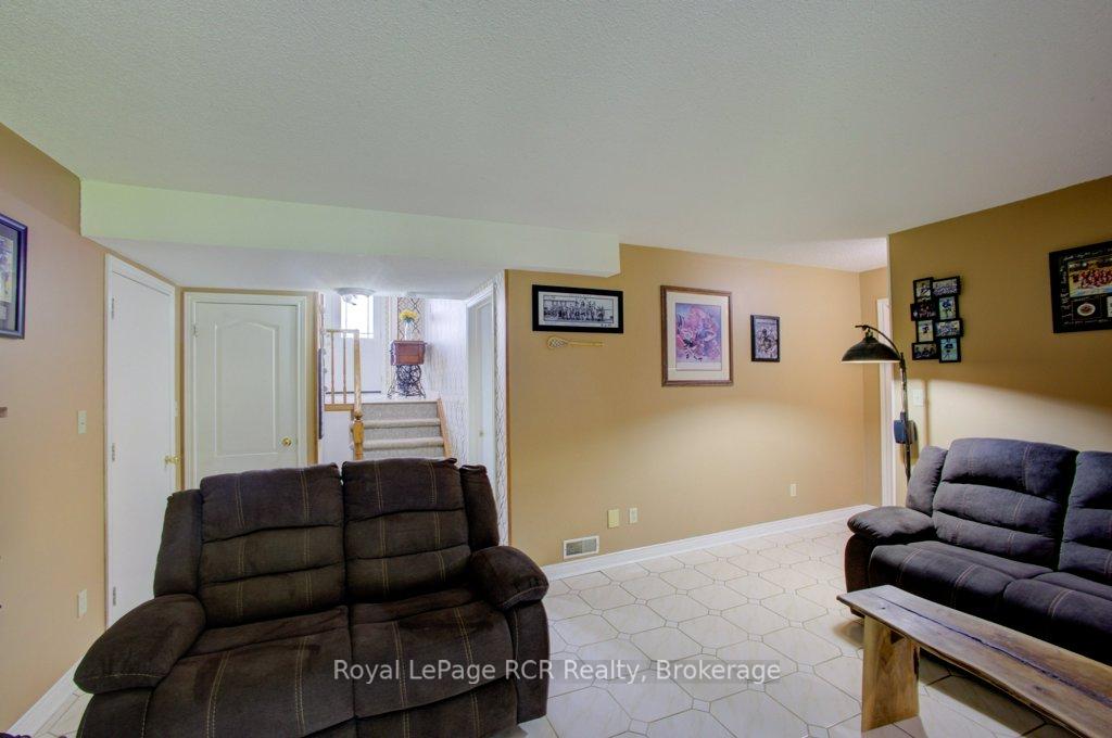 Photo 24 of 7287 Wellington Rd 109, Mapleton, Rural Mapleton — HOMEH