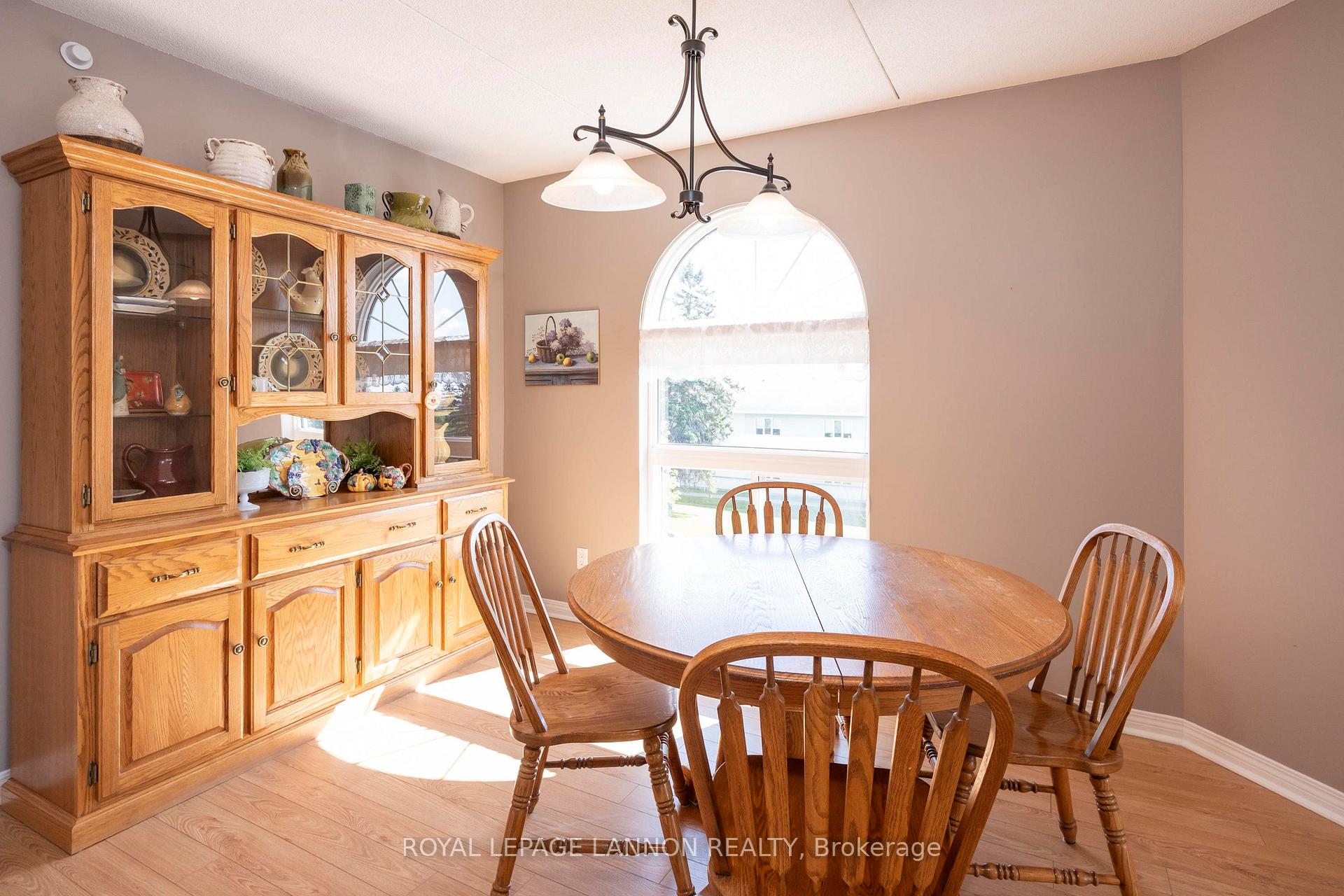 Photo 8 of 208-620 Red River Rd, Thunder Bay, College Heights — HOMEH