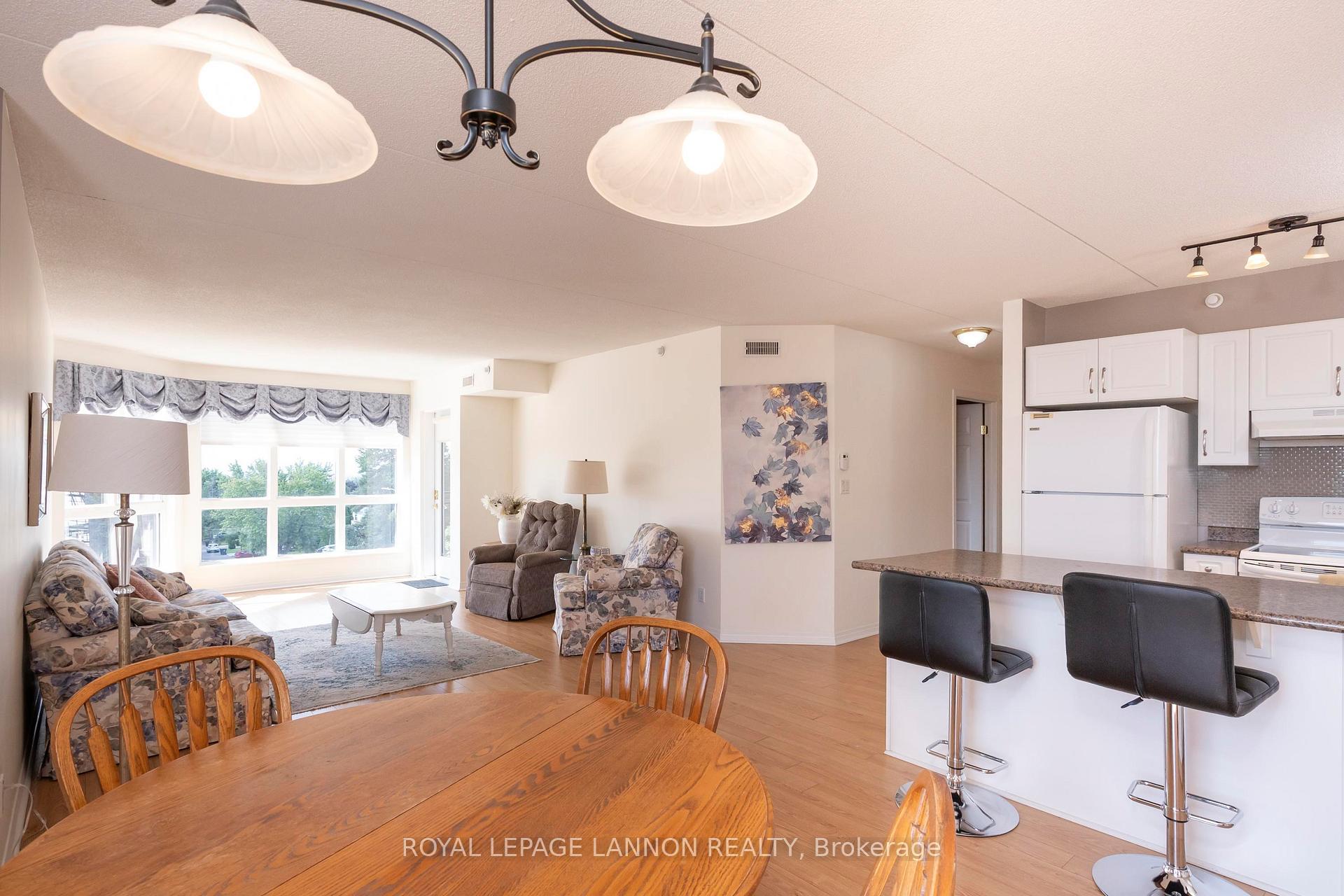 Photo 12 of 208-620 Red River Rd, Thunder Bay, College Heights — HOMEH