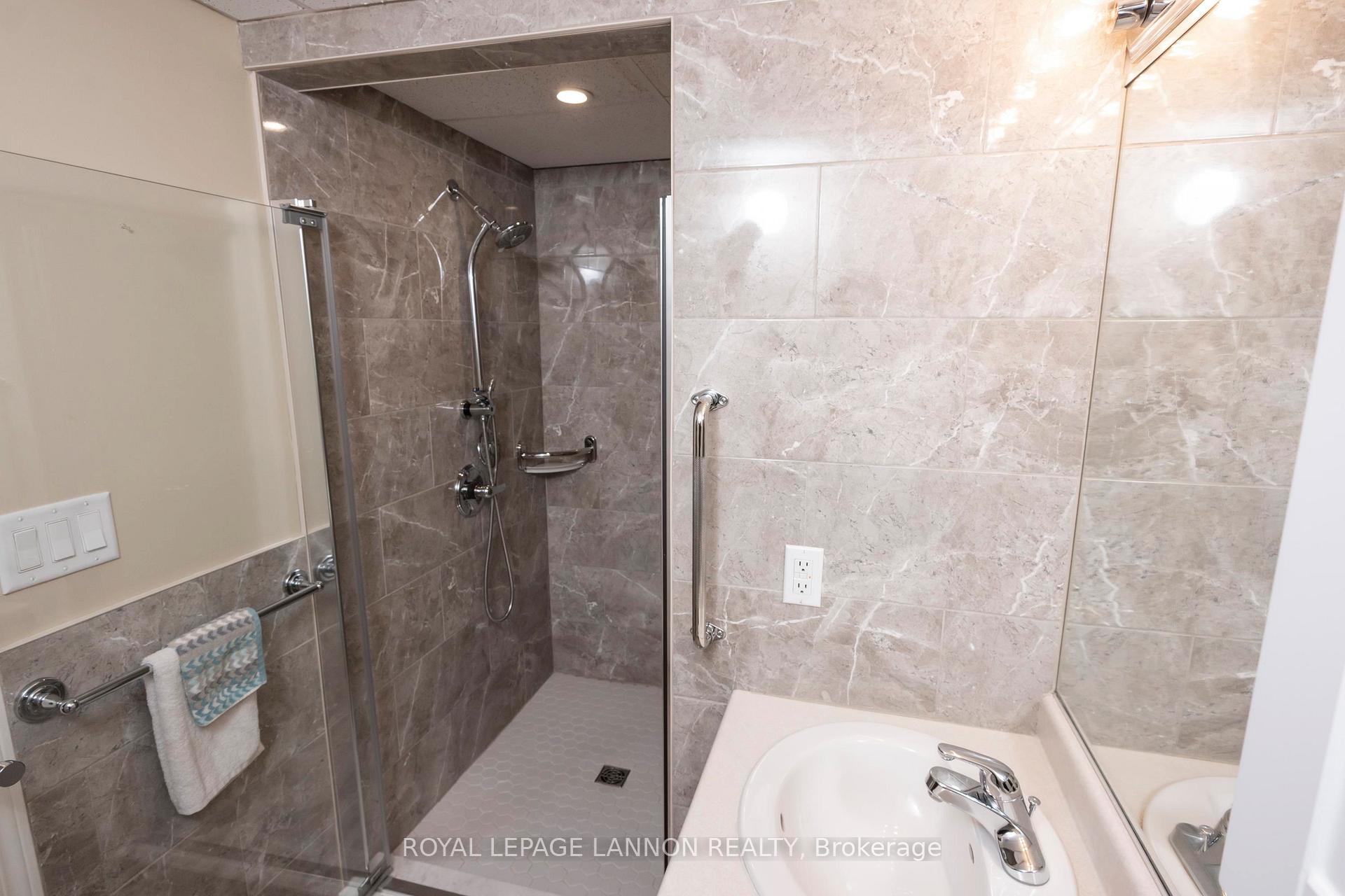 Photo 27 of 208-620 Red River Rd, Thunder Bay, College Heights — HOMEH
