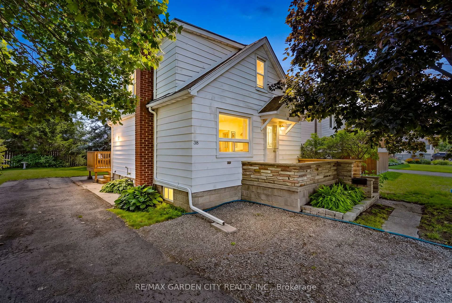 Front of 38 Oakwood Street