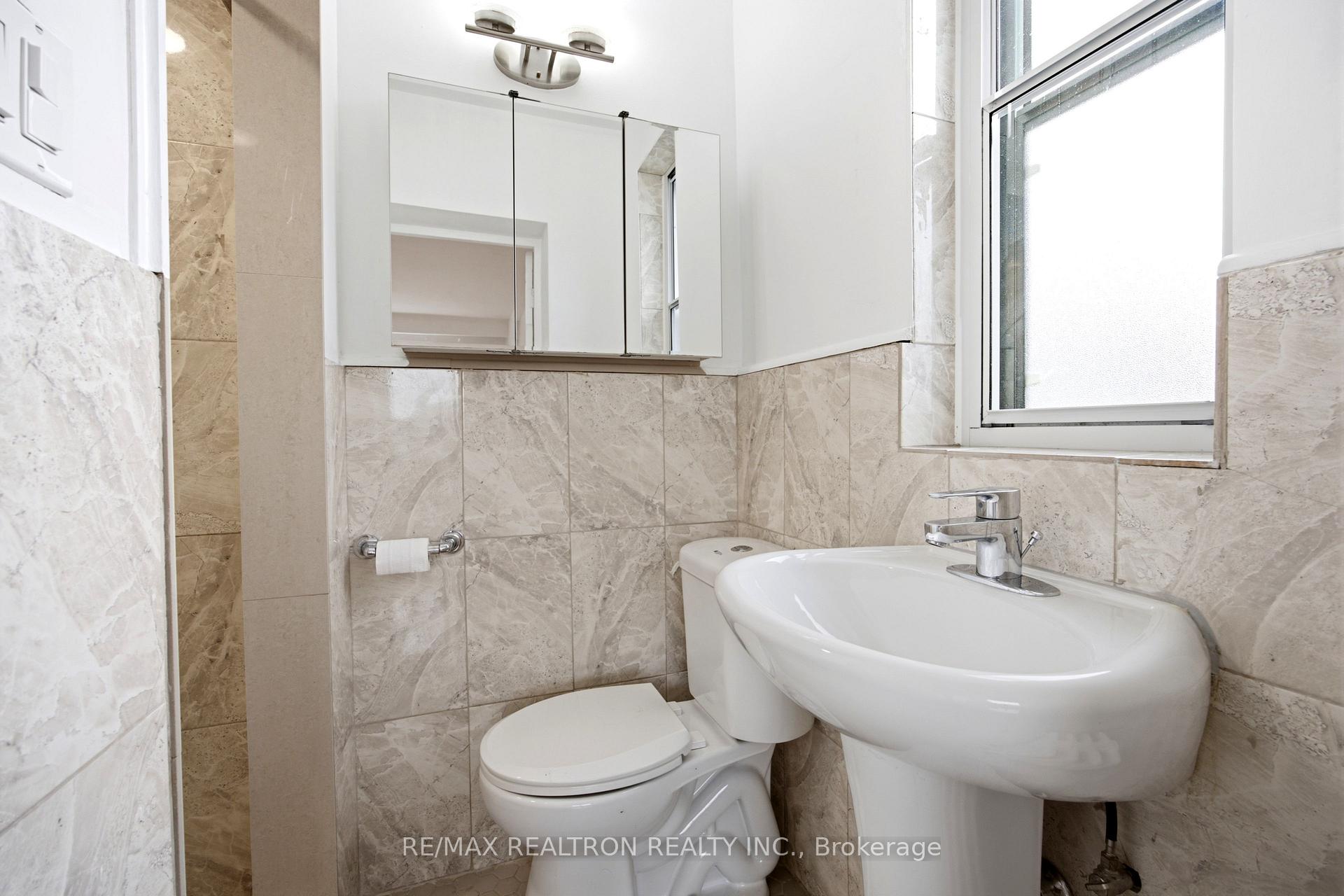 Photo 12 of Unit 7, 26 Meadowbrook Road, Toronto, Englemount-Lawrence — HOMEH