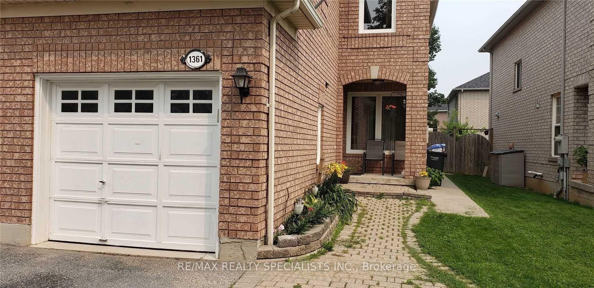 Photo 2 of Unit MAIN & 2ND, 1361 Quest Circle, Mississauga, Meadowvale Village — HOMEH