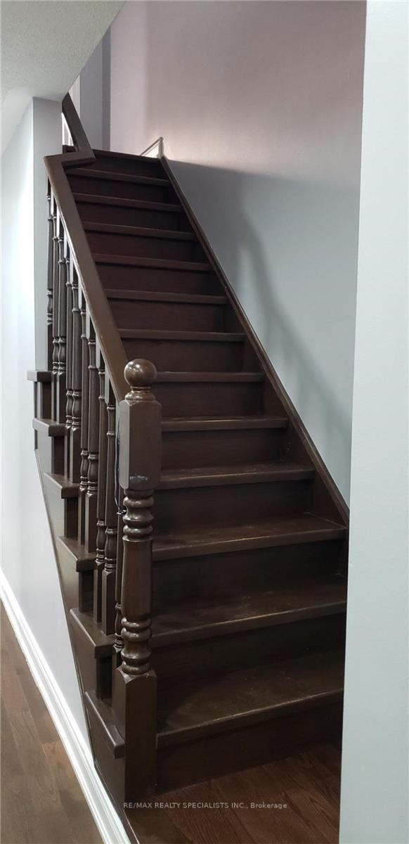 Photo 5 of Unit MAIN & 2ND, 1361 Quest Circle, Mississauga, Meadowvale Village — HOMEH