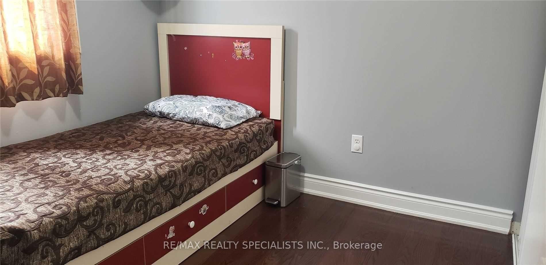 Photo 9 of Unit MAIN & 2ND, 1361 Quest Circle, Mississauga, Meadowvale Village — HOMEH