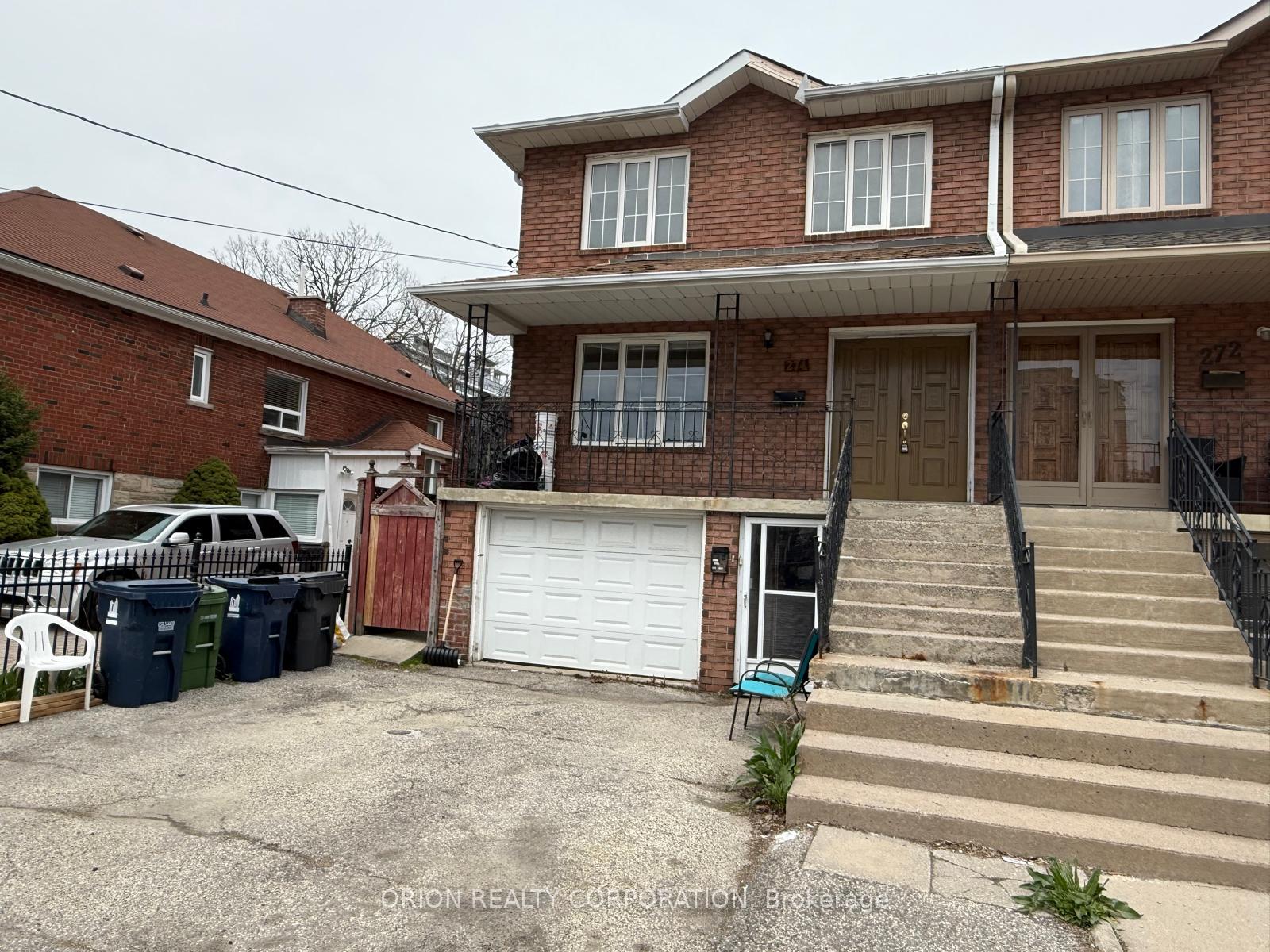 Photo 4 of Unit Upper, 274 Viewmount Avenue, North York, Yorkdale-Glen Park — HOMEH