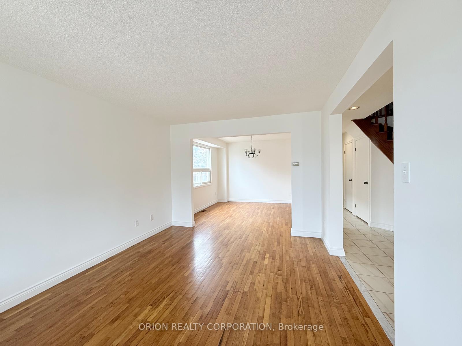 Photo 9 of Unit Upper, 274 Viewmount Avenue, North York, Yorkdale-Glen Park — HOMEH
