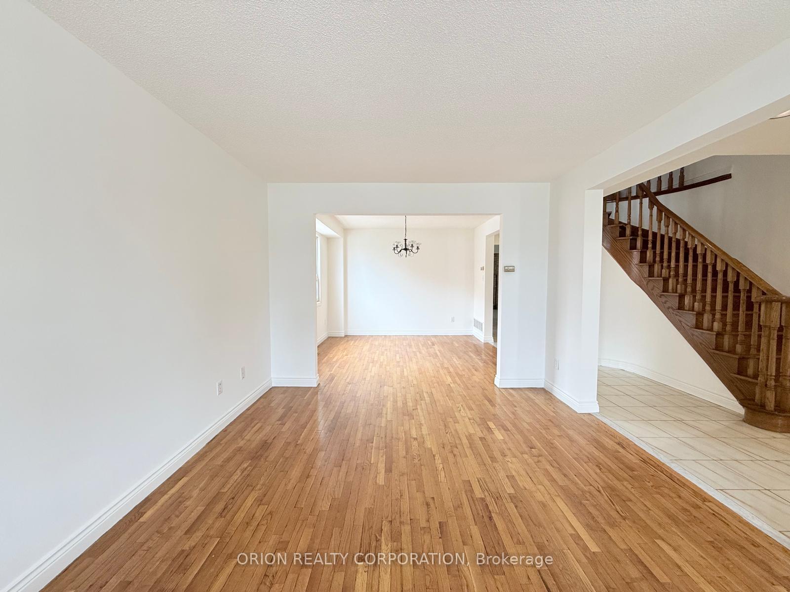 Photo 10 of Unit Upper, 274 Viewmount Avenue, North York, Yorkdale-Glen Park — HOMEH