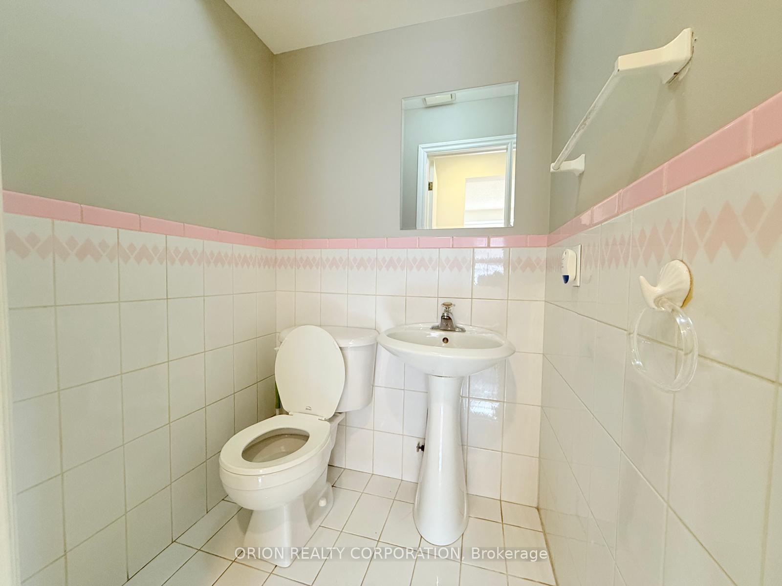Photo 16 of Unit Upper, 274 Viewmount Avenue, North York, Yorkdale-Glen Park — HOMEH