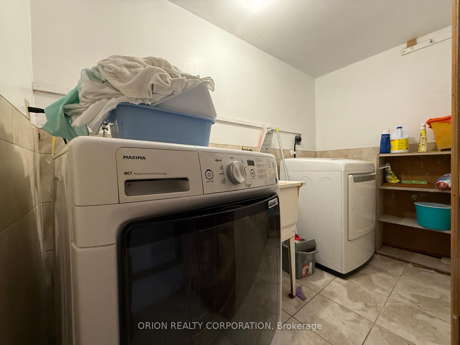 Photo 17 of Unit Upper, 274 Viewmount Avenue, North York, Yorkdale-Glen Park — HOMEH
