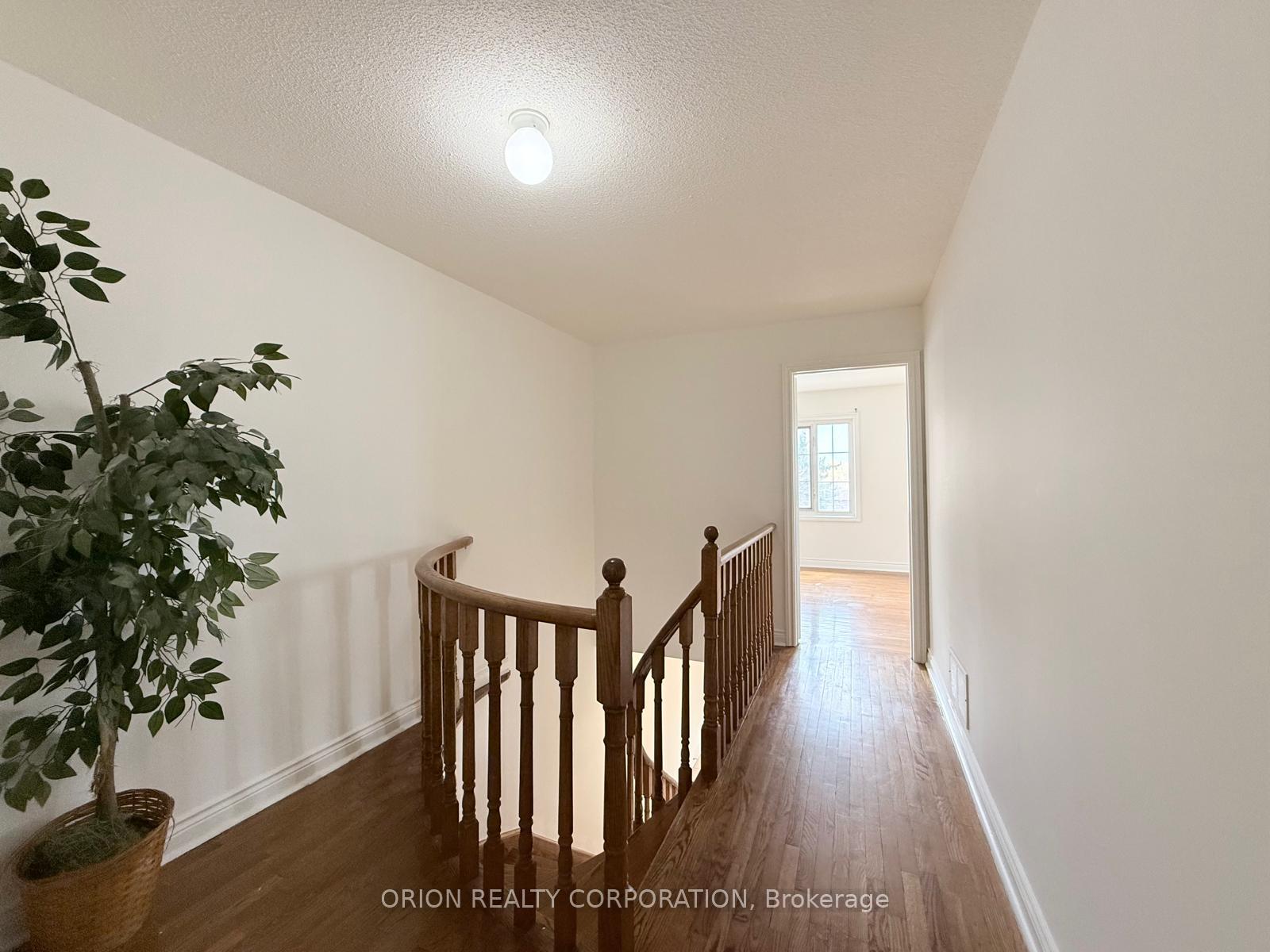Photo 18 of Unit Upper, 274 Viewmount Avenue, North York, Yorkdale-Glen Park — HOMEH