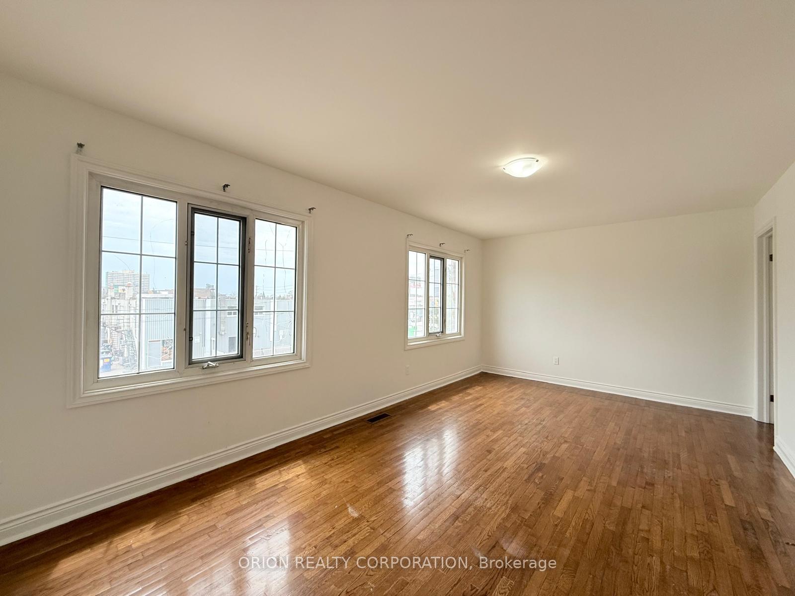Photo 19 of Unit Upper, 274 Viewmount Avenue, North York, Yorkdale-Glen Park — HOMEH