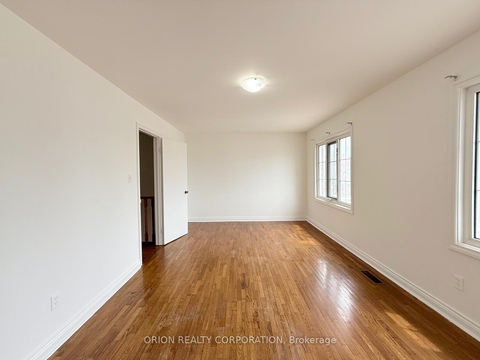 Photo 20 of Unit Upper, 274 Viewmount Avenue, North York, Yorkdale-Glen Park — HOMEH