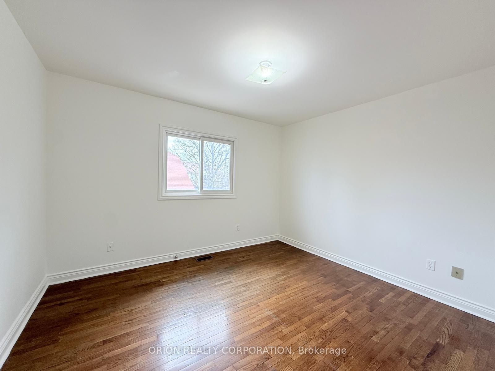 Photo 27 of Unit Upper, 274 Viewmount Avenue, North York, Yorkdale-Glen Park — HOMEH