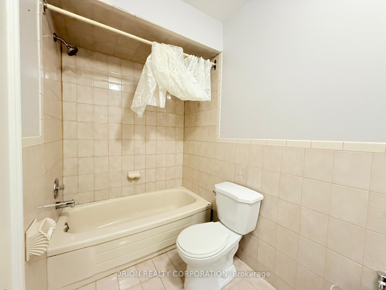 Photo 30 of Unit Upper, 274 Viewmount Avenue, North York, Yorkdale-Glen Park — HOMEH