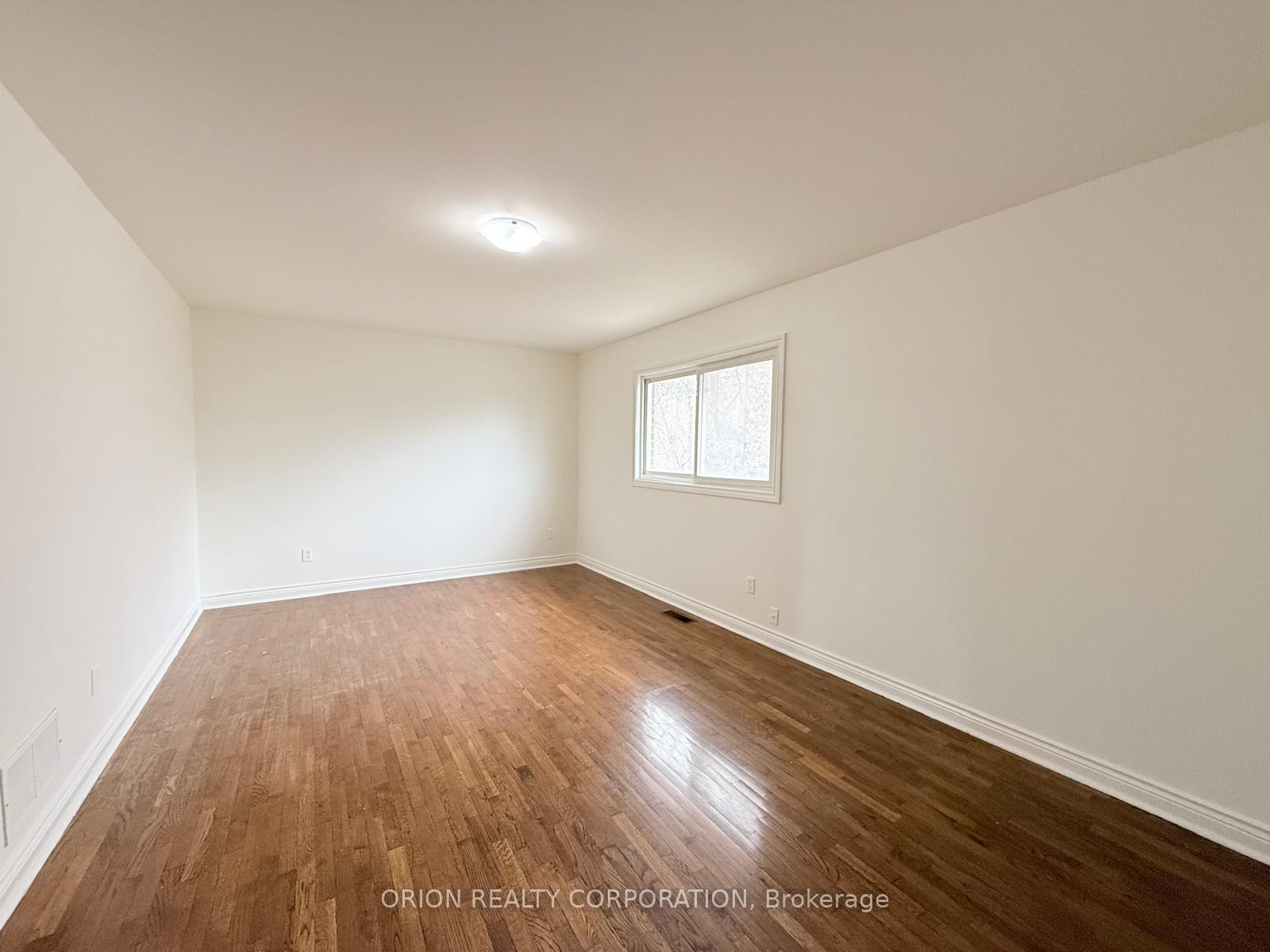 Photo 32 of Unit Upper, 274 Viewmount Avenue, North York, Yorkdale-Glen Park — HOMEH
