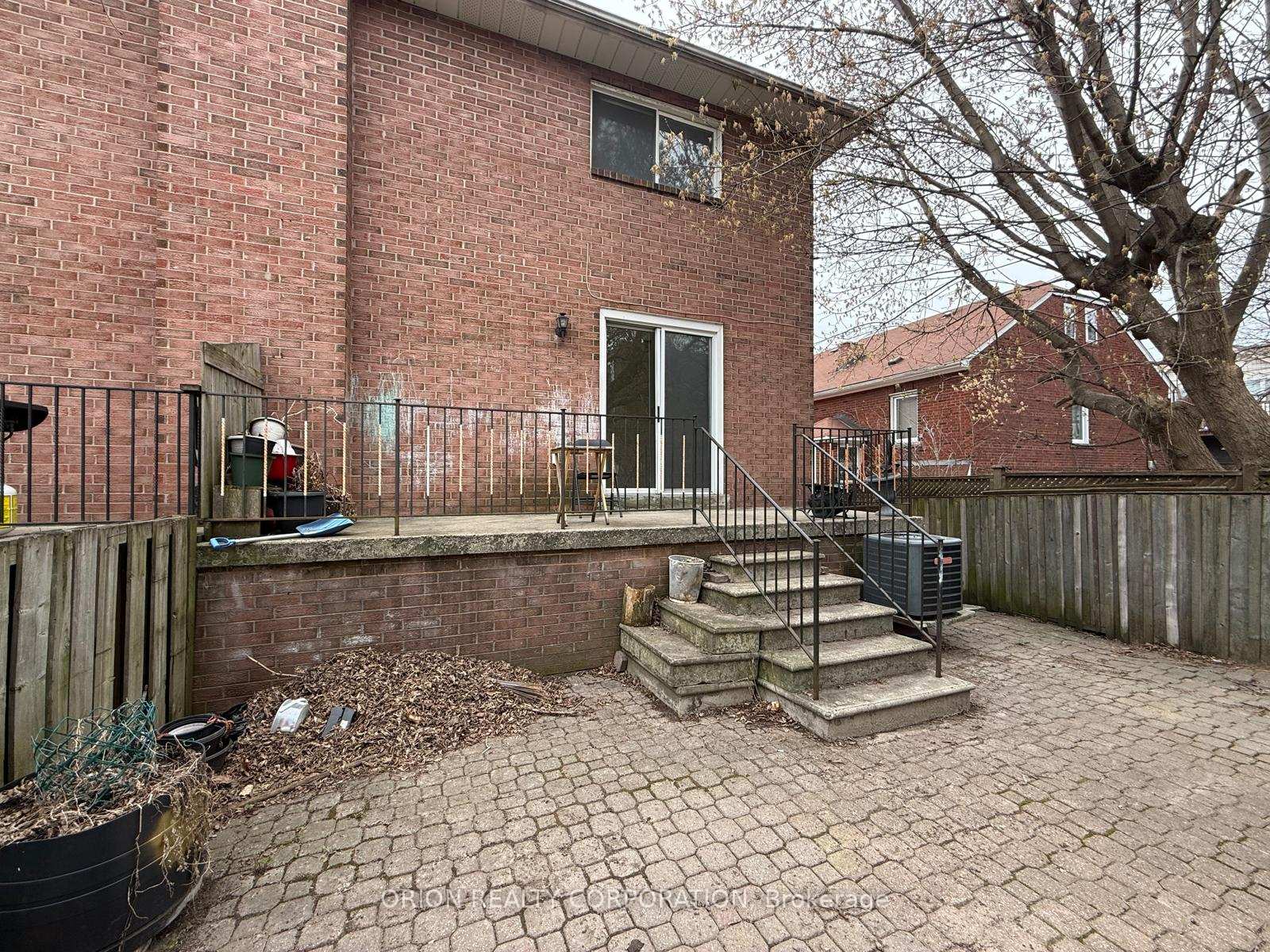 Photo 37 of Unit Upper, 274 Viewmount Avenue, North York, Yorkdale-Glen Park — HOMEH