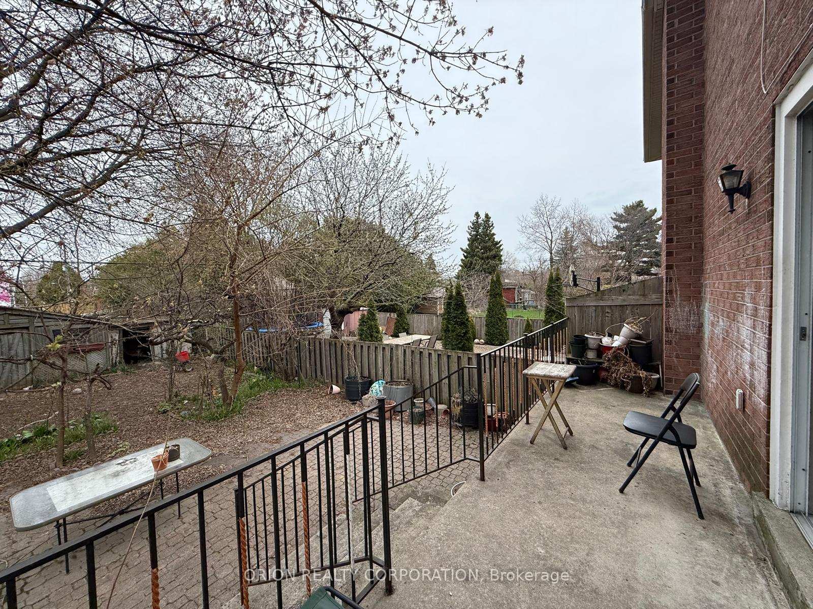 Photo 38 of Unit Upper, 274 Viewmount Avenue, North York, Yorkdale-Glen Park — HOMEH