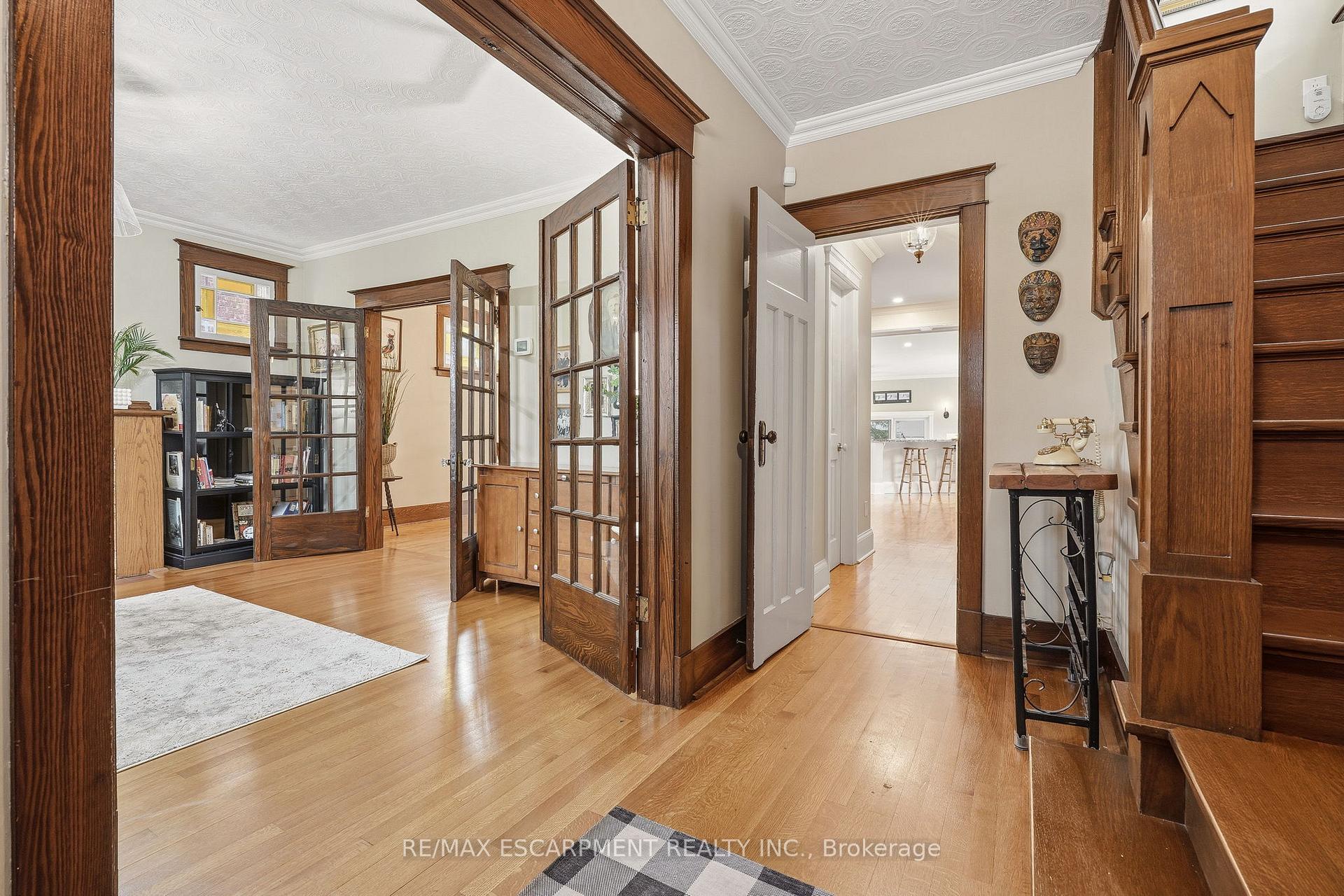 Photo 7 of 2116 Caroline Street, Burlington, Brant — HOMEH