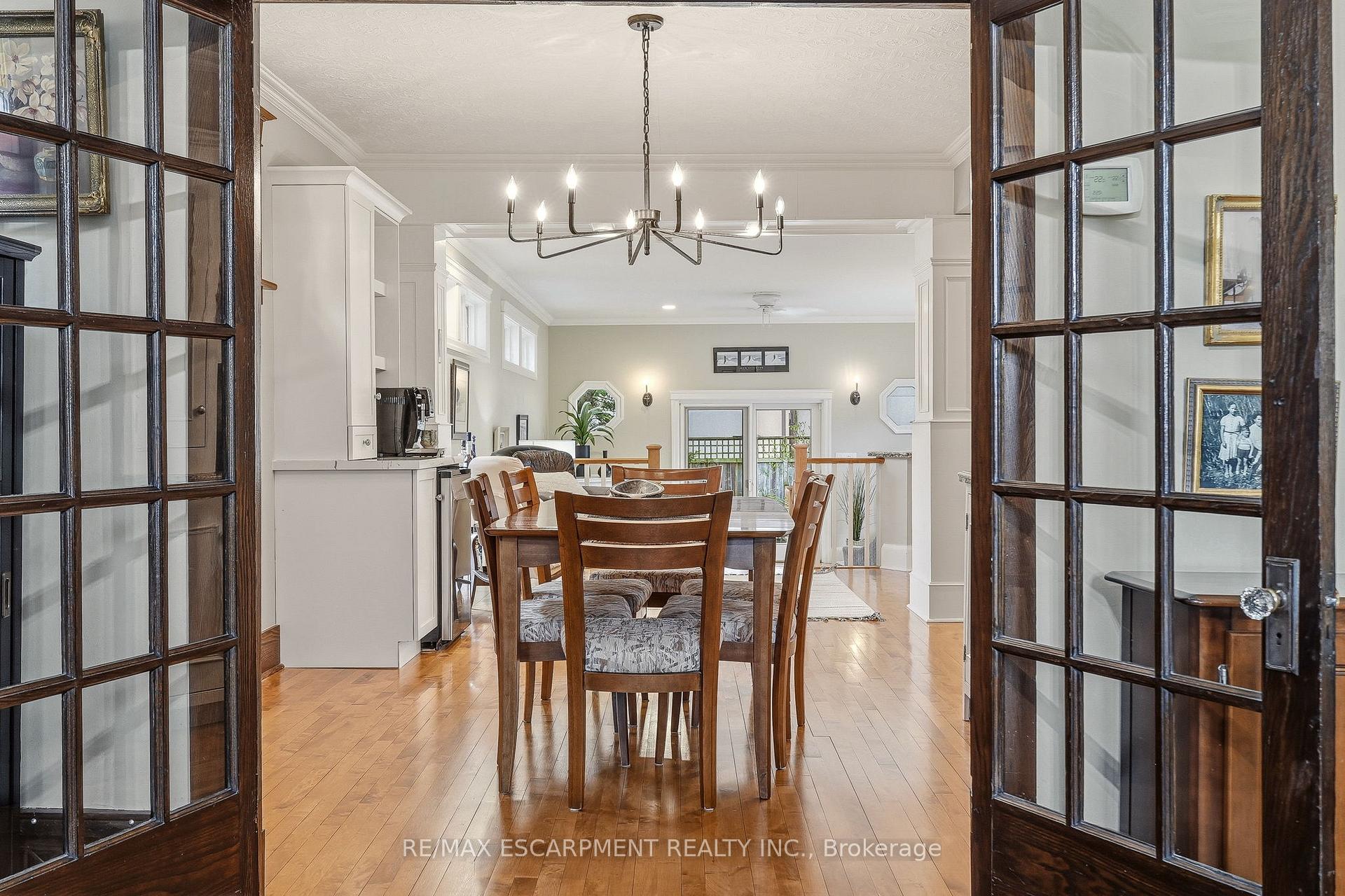 Photo 11 of 2116 Caroline Street, Burlington, Brant — HOMEH