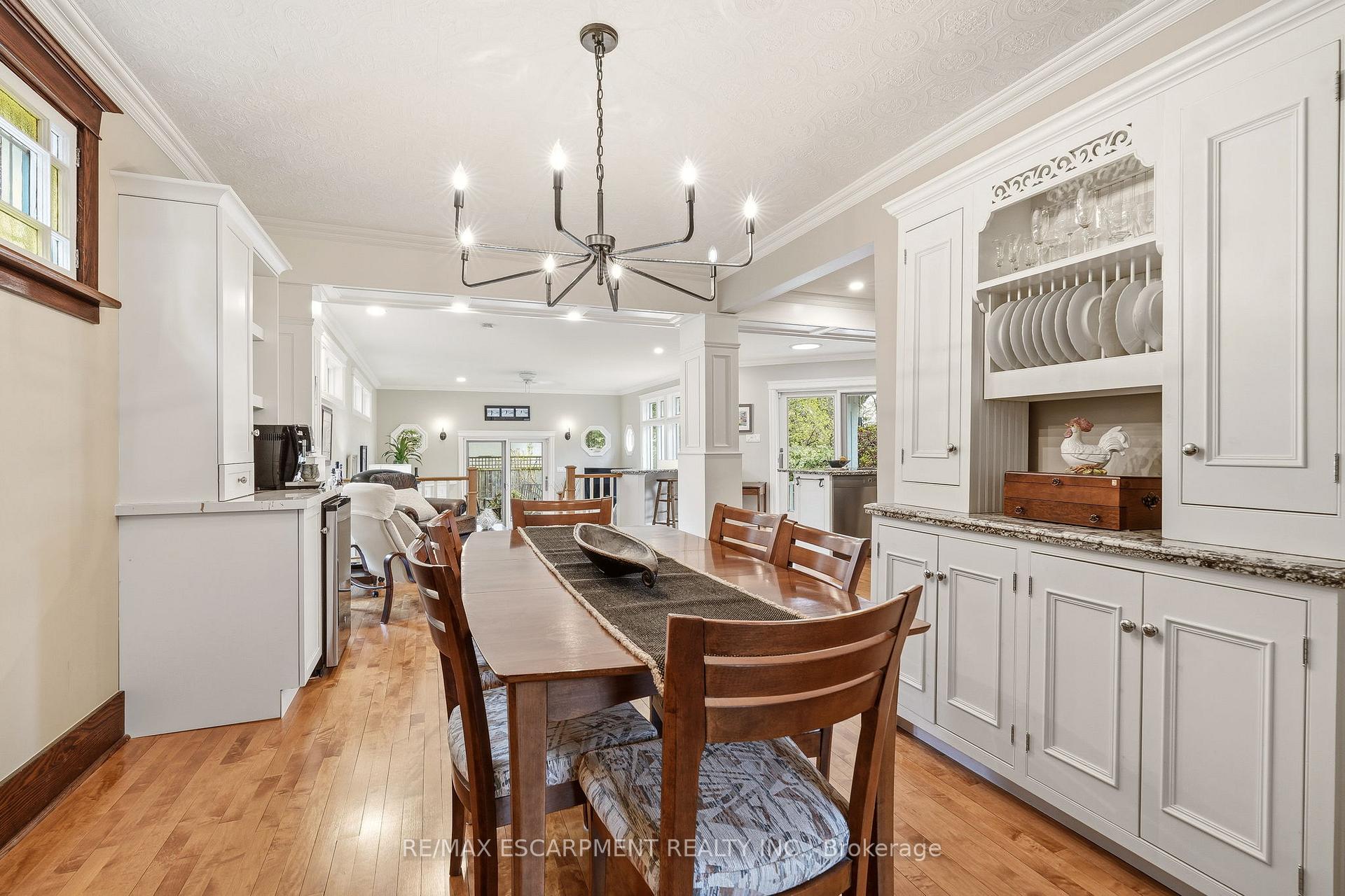 Photo 12 of 2116 Caroline Street, Burlington, Brant — HOMEH