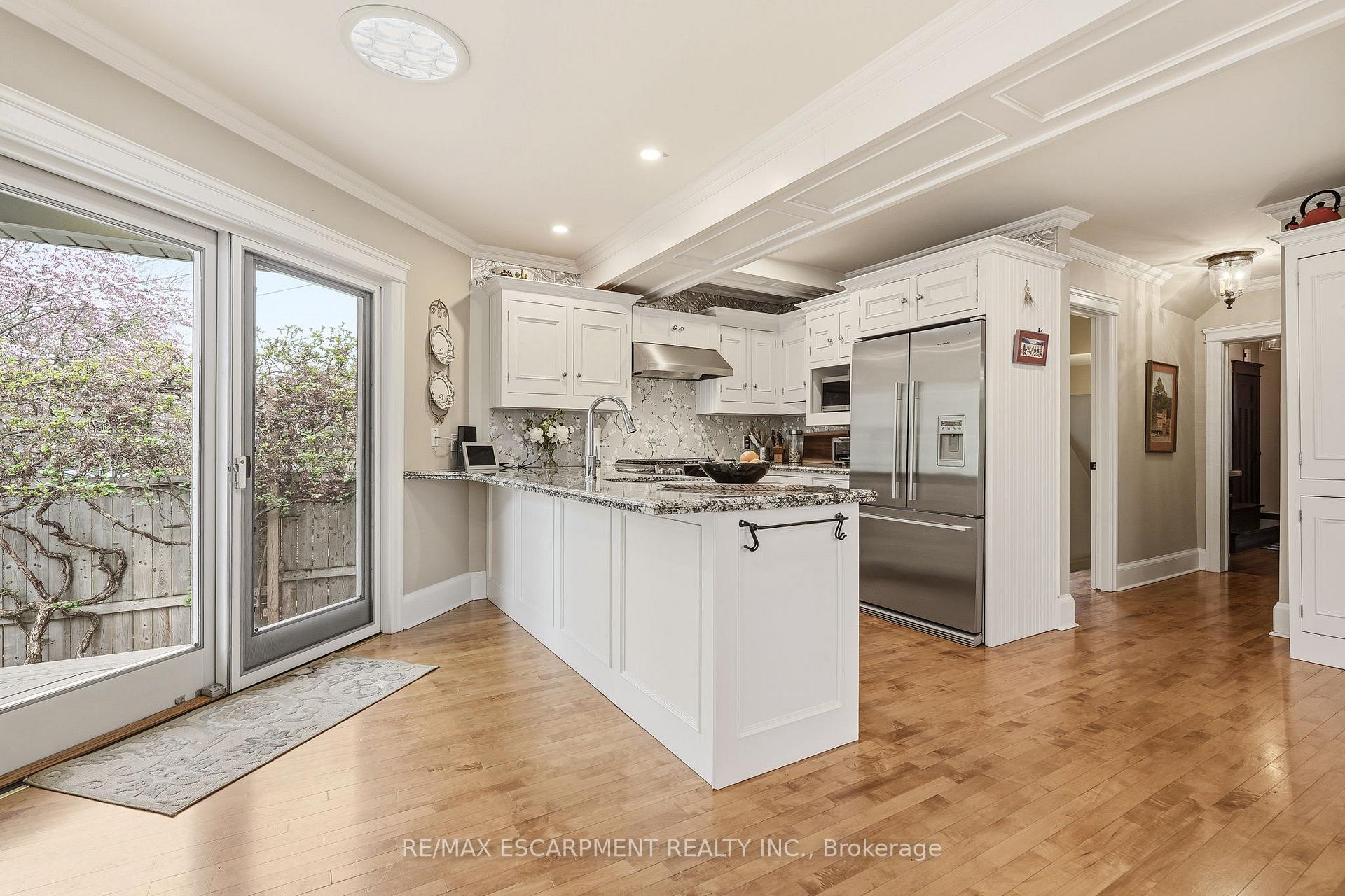Photo 17 of 2116 Caroline Street, Burlington, Brant — HOMEH