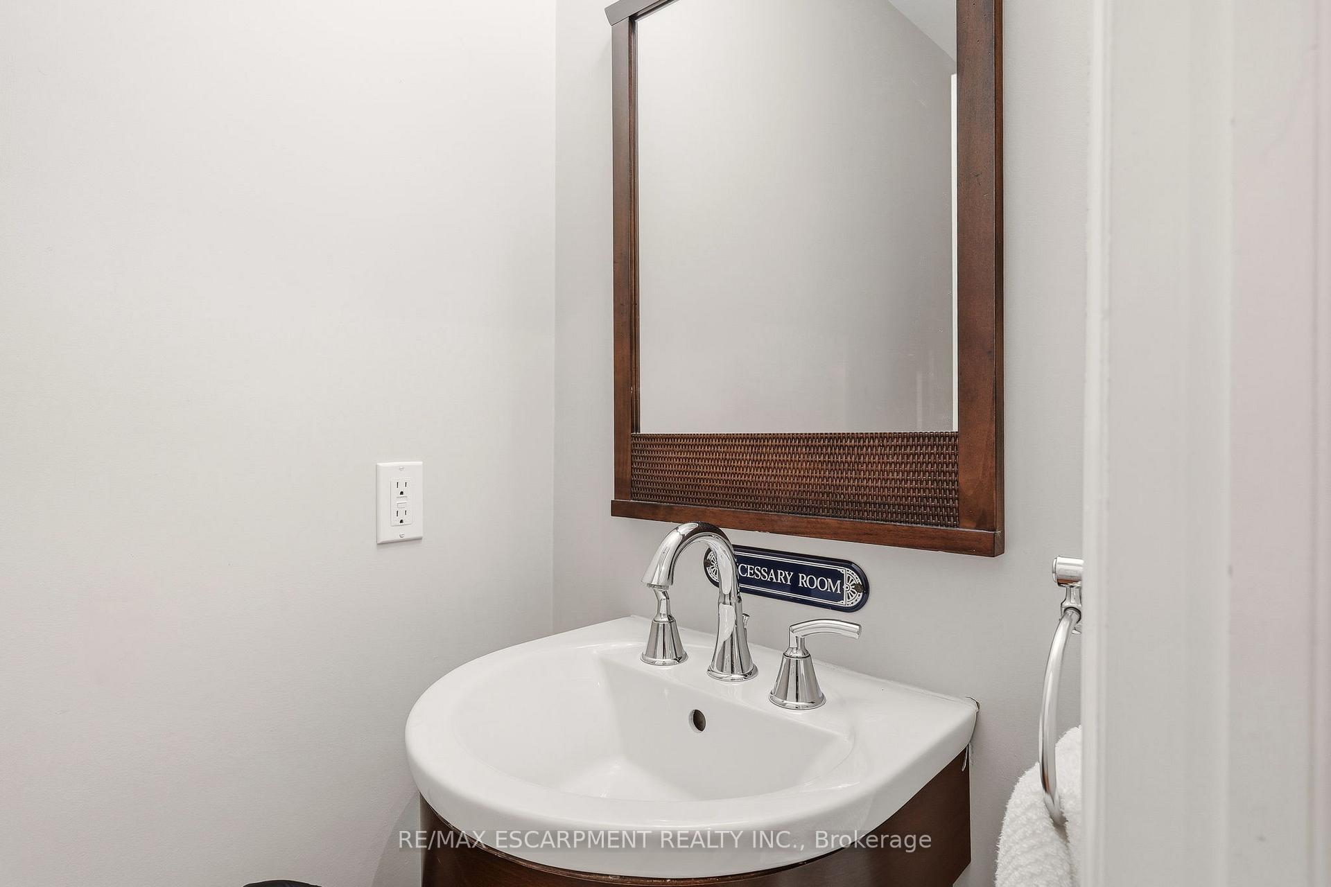 Photo 22 of 2116 Caroline Street, Burlington, Brant — HOMEH
