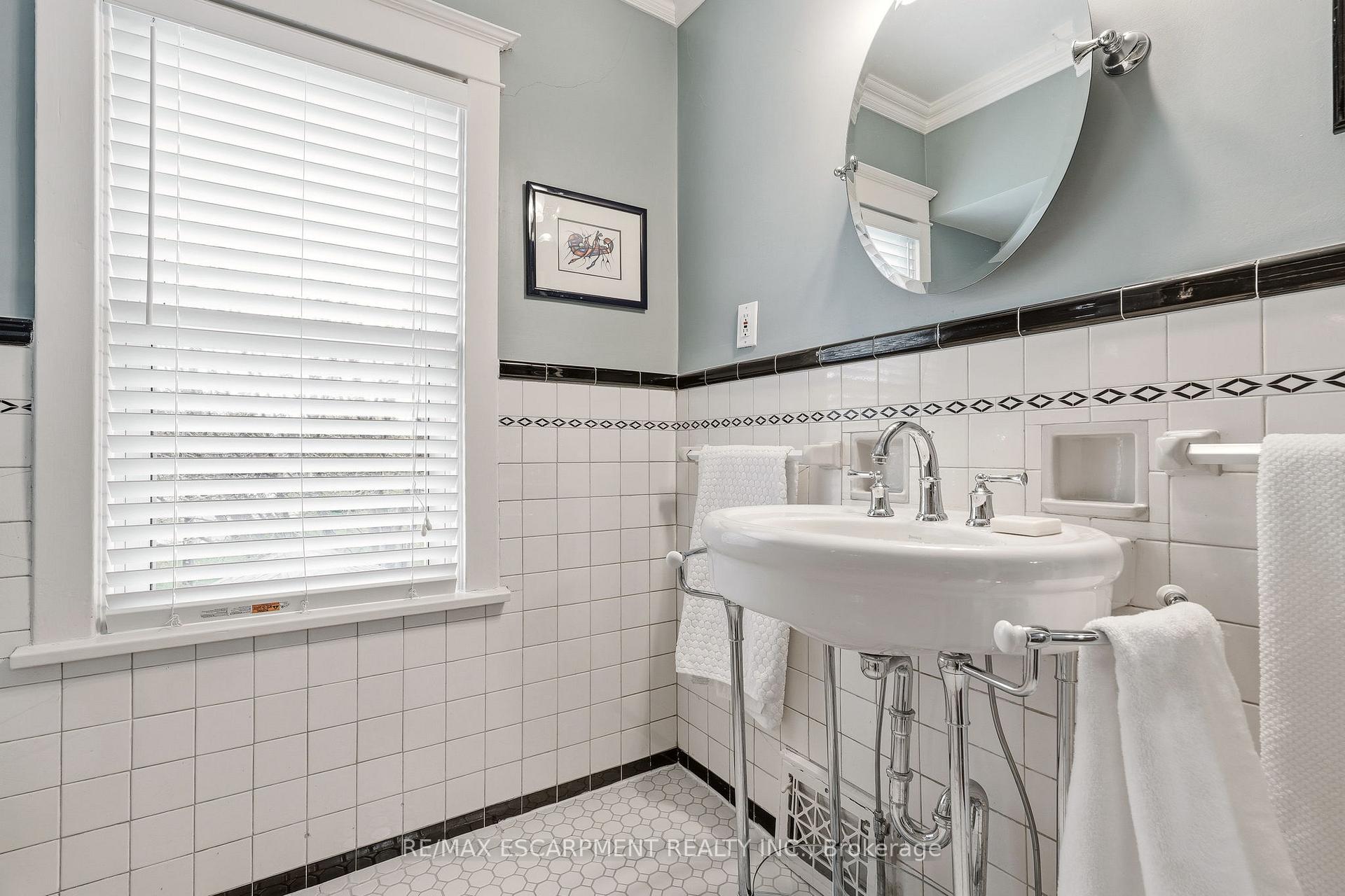Photo 27 of 2116 Caroline Street, Burlington, Brant — HOMEH