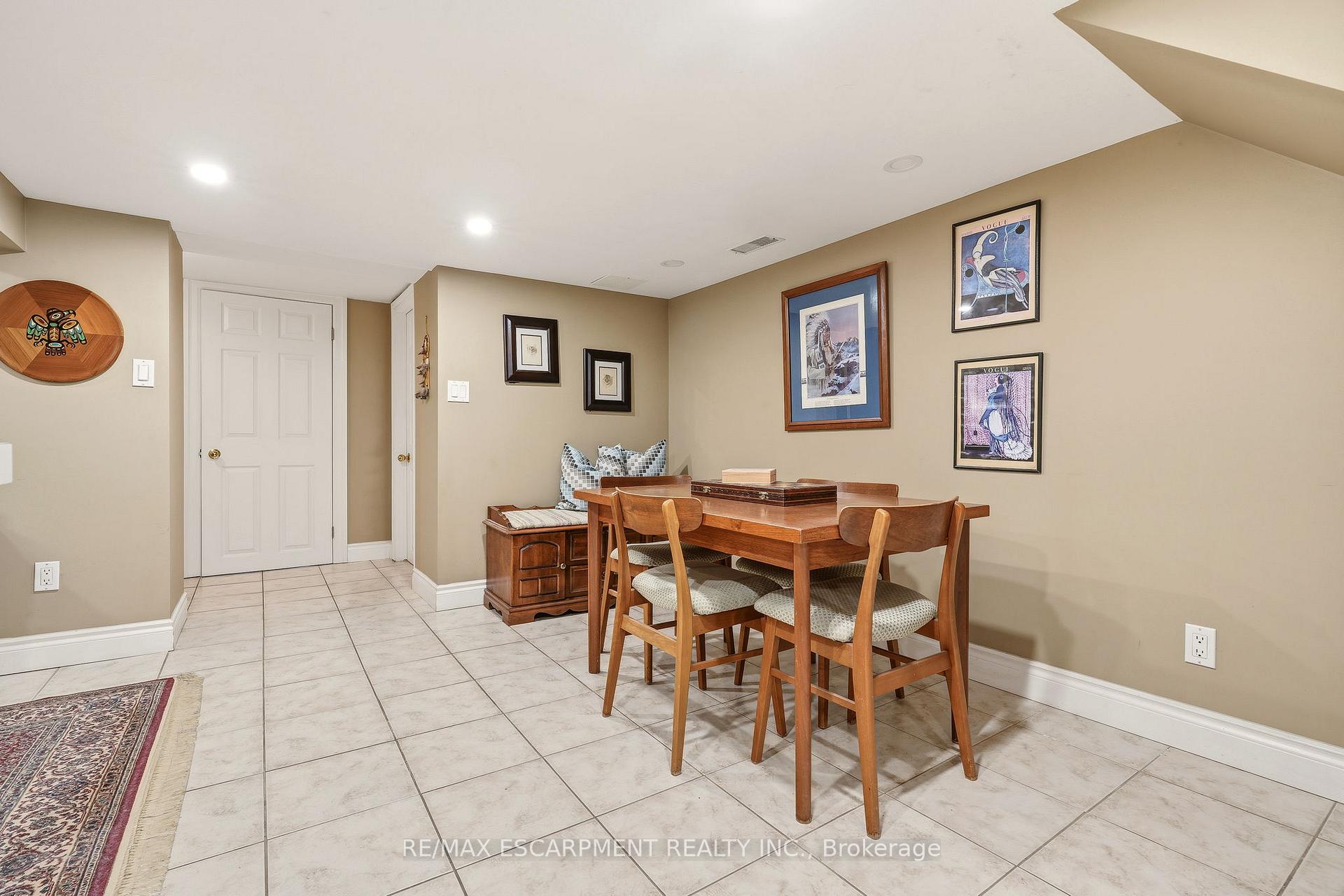 Photo 34 of 2116 Caroline Street, Burlington, Brant — HOMEH