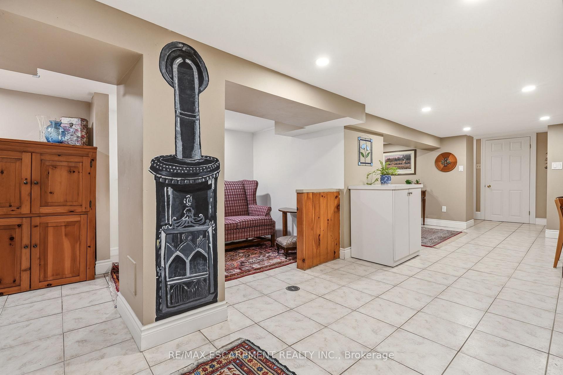 Photo 35 of 2116 Caroline Street, Burlington, Brant — HOMEH