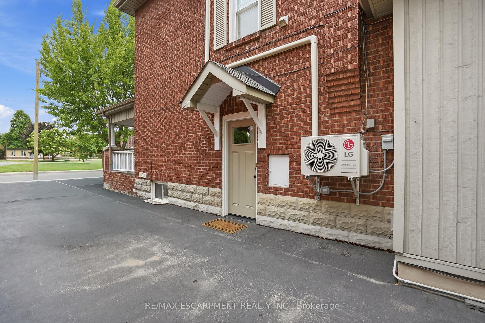 Photo 40 of 2116 Caroline Street, Burlington, Brant — HOMEH