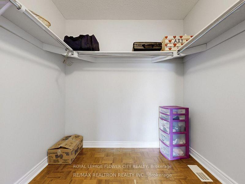 Photo 12 of Unit Main, 60 Colombo Crescent, Vaughan, Maple — HOMEH