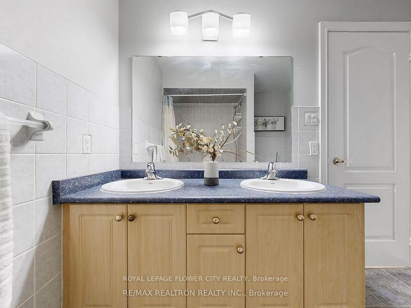 Photo 14 of Unit Main, 60 Colombo Crescent, Vaughan, Maple — HOMEH
